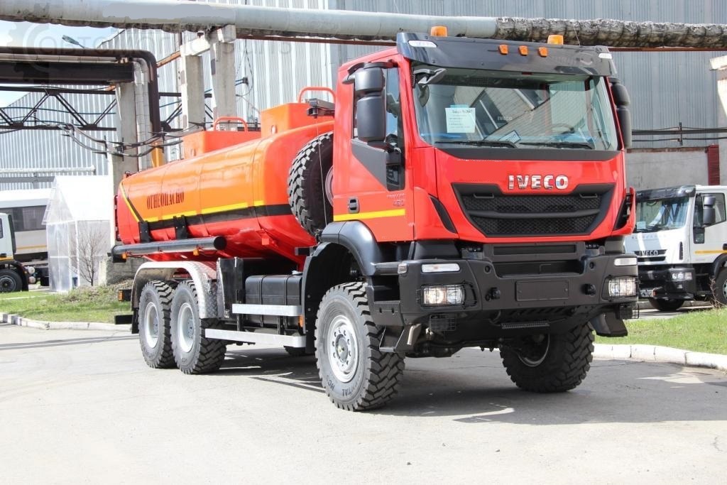 Бензовоз 18 м3 - Iveco Trakker